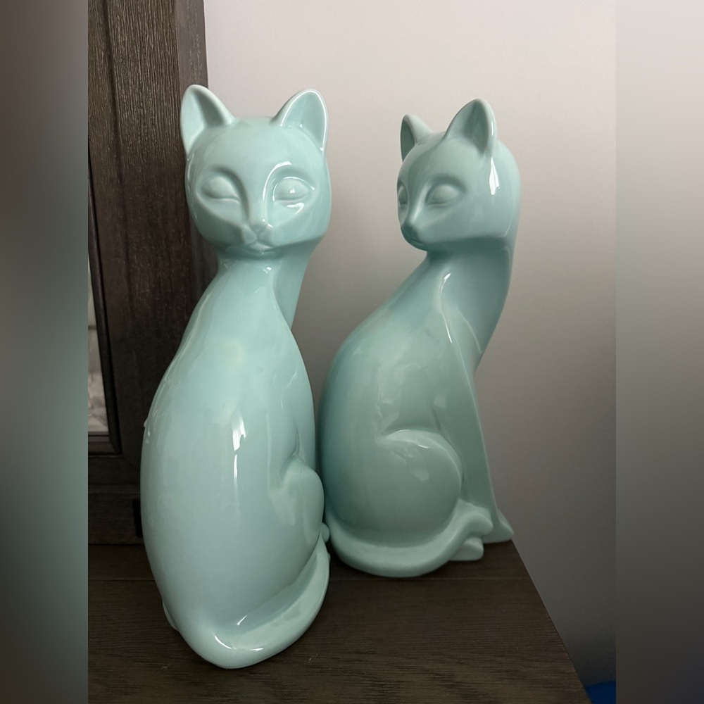 NWT Elegant Ceramic Cat Figurines in Aqua 12 inch tall 🐱